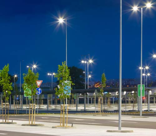 led-lamp-posts-in-parking-lot