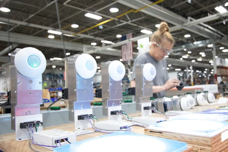 woman-working-on-lights