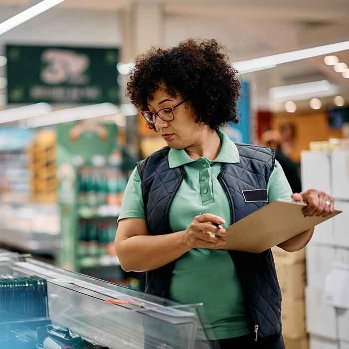 retail-worker-taking-inventory